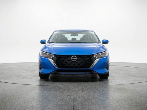 Used 2025 Nissan Sentra SV FWD image 2