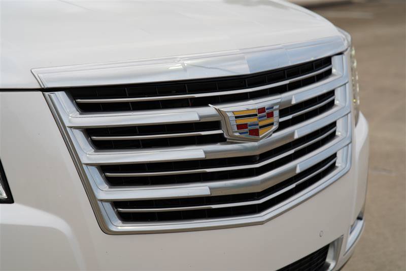Used 2018 Cadillac Escalade ESV Platinum AWD/4WD image 24