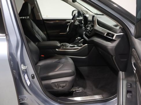 Used 2020 Toyota Highlander Platinum AWD/4WD image 23