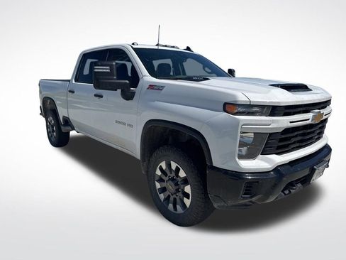 Used 2024 Chevrolet Silverado 2500 Custom w/ Custom Value Package AWD/4WD image 5