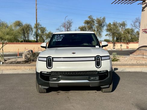 Used 2022 Rivian R1T Adventure image 8