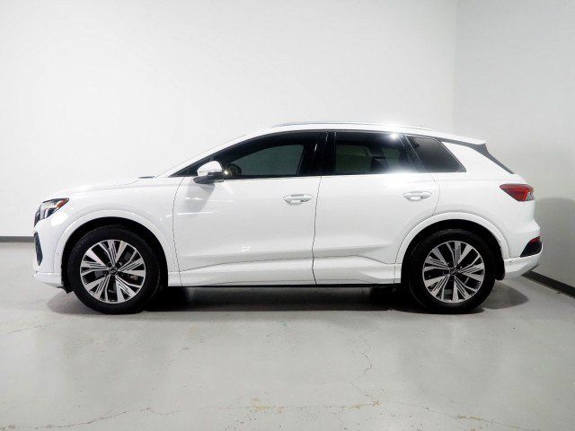 Used 2023 Audi Q4 e-tron Premium Plus w/ Premium Plus RWD image 9