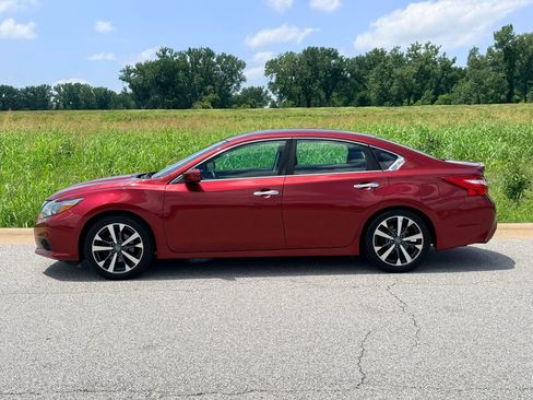 Used 2016 Nissan Altima 2.5 SR FWD image 13
