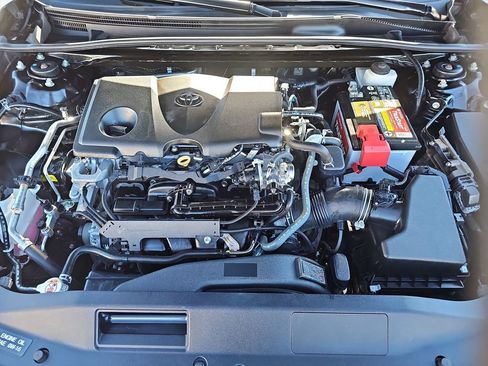 Certified 2021 Toyota Camry SE image 21