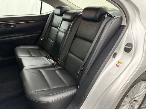 Used 2013 Lexus ES 350 w/ Luxury Pkg FWD image 22