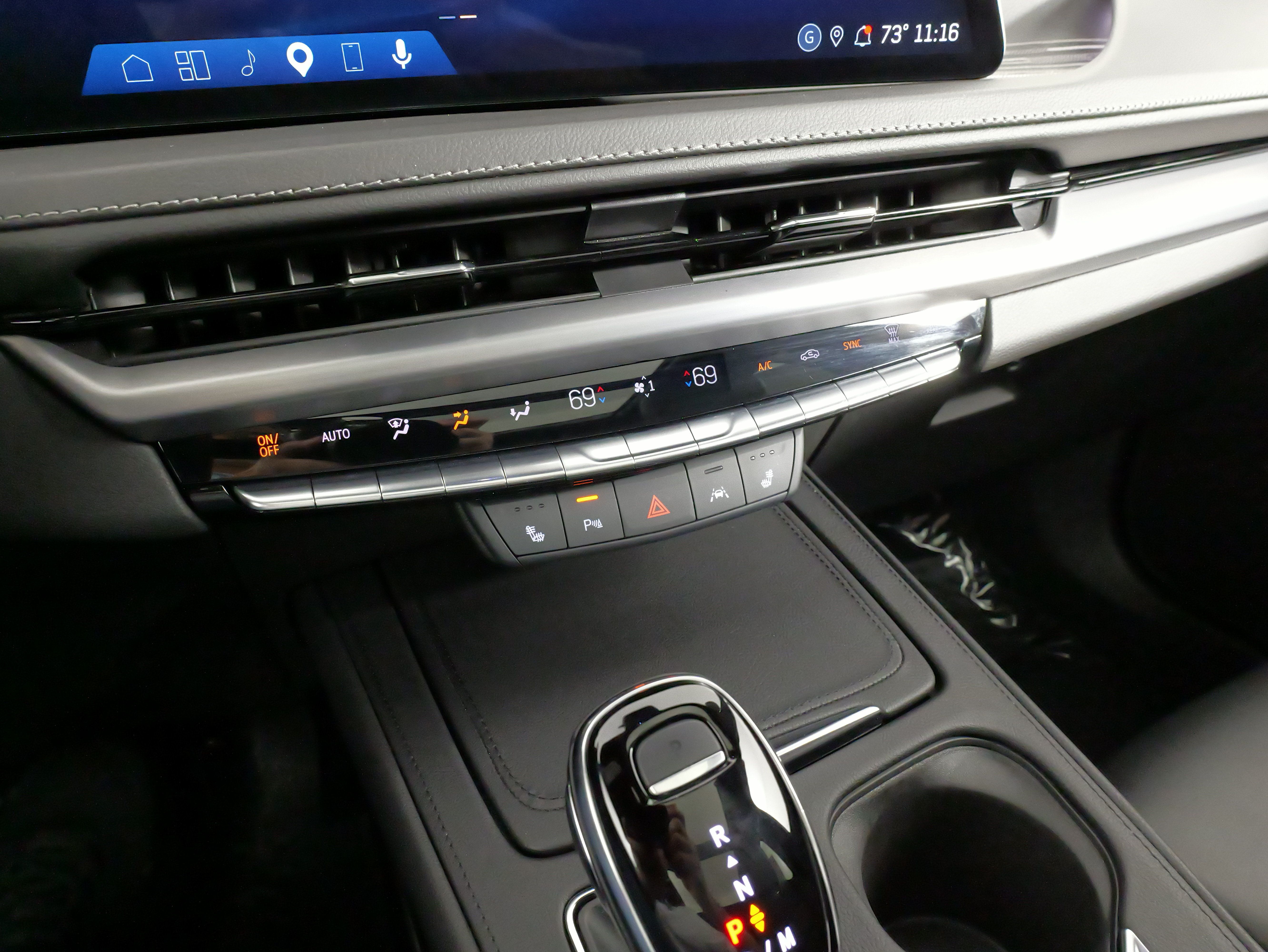 Used 2024 Cadillac XT4 Premium Luxury w/ Cold Weather Package AWD/4WD image 50