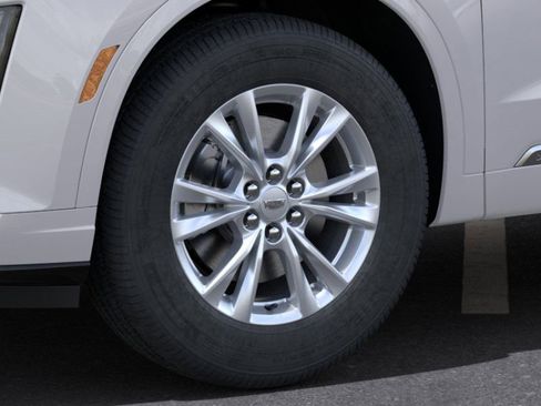 New 2025 Cadillac XT6 Luxury FWD image 9
