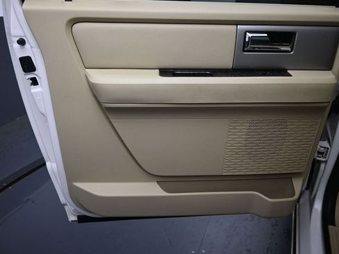 Used 2016 Ford Expedition EL Limited w/ Equipment Group 301A RWD image 23