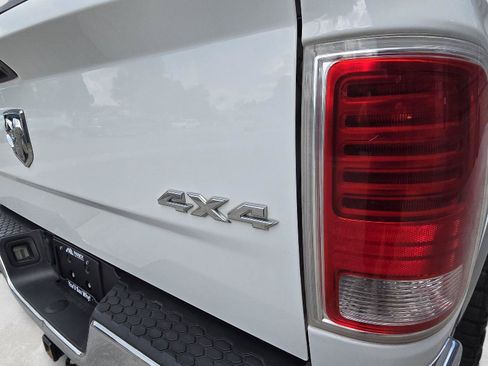 Used 2016 RAM 1500 Laramie w/ Convenience Group AWD/4WD image 11