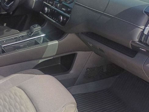 Used 2022 Nissan Pathfinder SV w/ SV Black Package FWD image 21