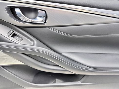 Used 2019 INFINITI Q60 3.0t Luxe w/ Essential Package AWD/4WD image 16