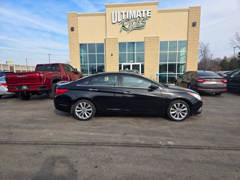 Used 2013 Hyundai Sonata SE w/ Navigation & Sunroof Pkg image 1