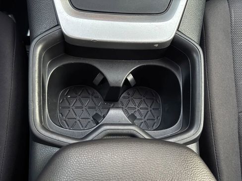 Used 2019 Toyota RAV4 XLE w/ Convenience Package FWD image 39