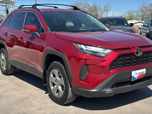 Used 2024 Toyota RAV4 XLE image 3