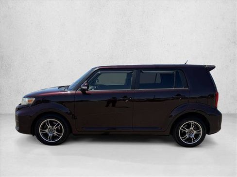 Used 2012 Scion xB FWD image 9