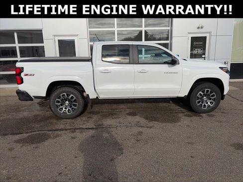 Used 2024 Chevrolet Colorado Z71 w/ Z71 Convenience Package 2 image 6
