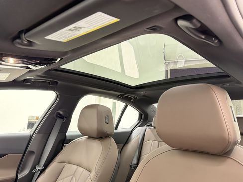 Used 2025 BMW 530i w/ Premium Package RWD image 12