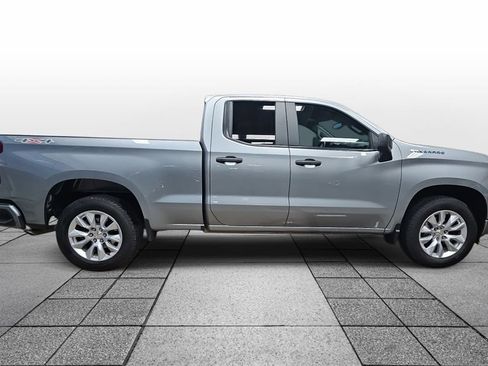 Used 2025 Chevrolet Silverado 1500 Custom image 4