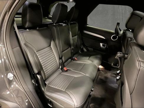 New 2026 Land Rover Discovery Limited Edition AWD/4WD image 9