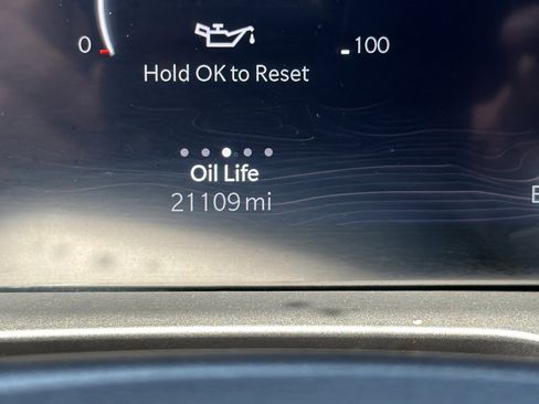 Used 2025 Jeep Grand Cherokee Altitude AWD/4WD image 31