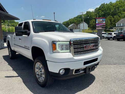 Used 2012 GMC Sierra 2500 Denali w/ Suspension Package, Off-Road AWD/4WD image 11