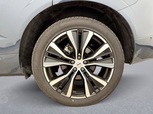 Used 2025 Volvo XC60 B5 Plus image 26