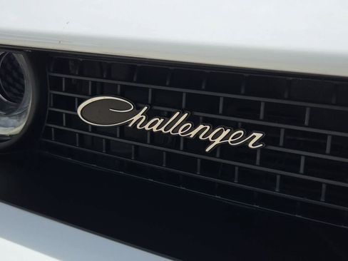 Used 2021 Dodge Challenger R/T Scat Pack RWD image 11