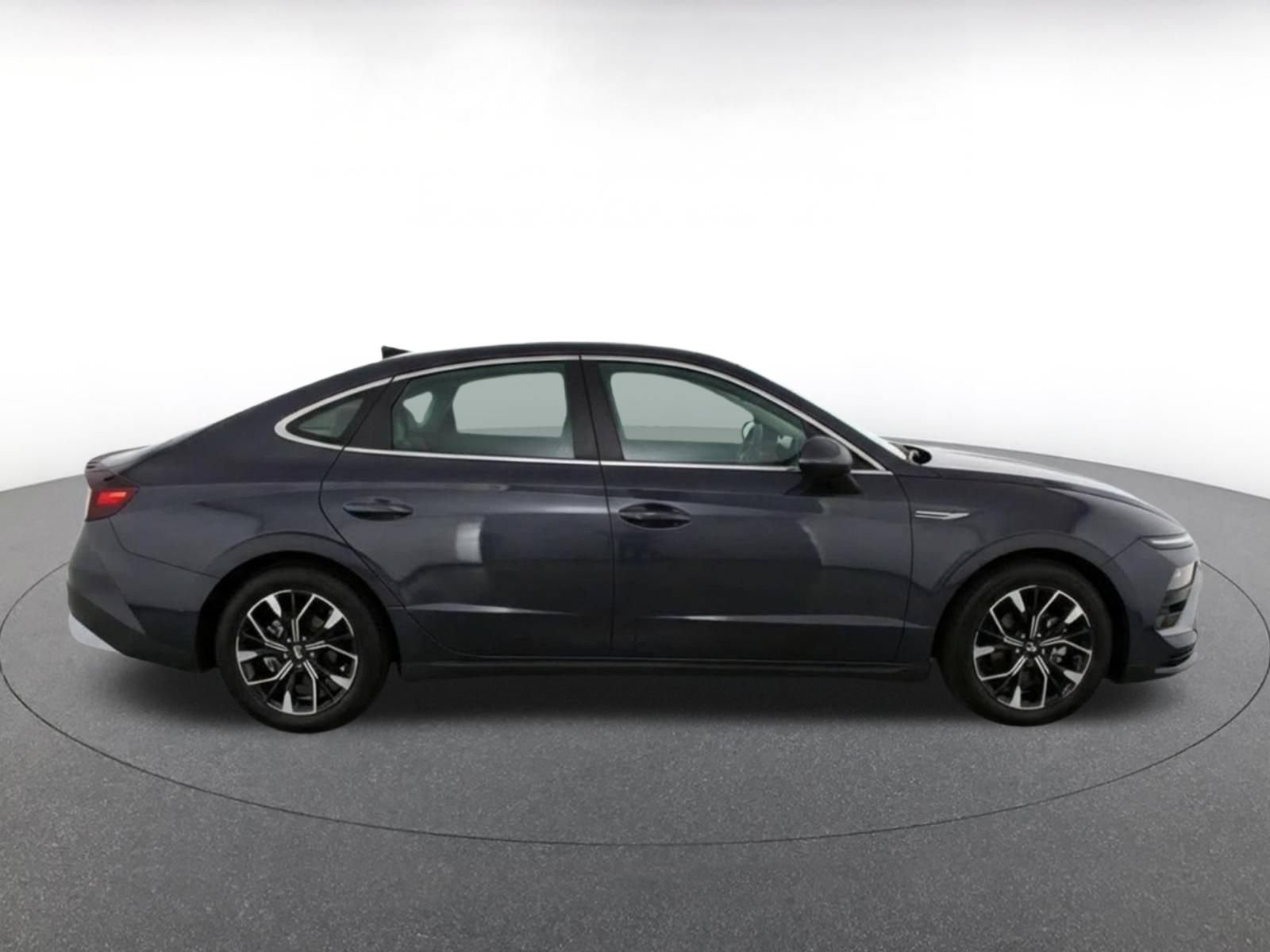 Used 2025 Hyundai Sonata SEL FWD image 10