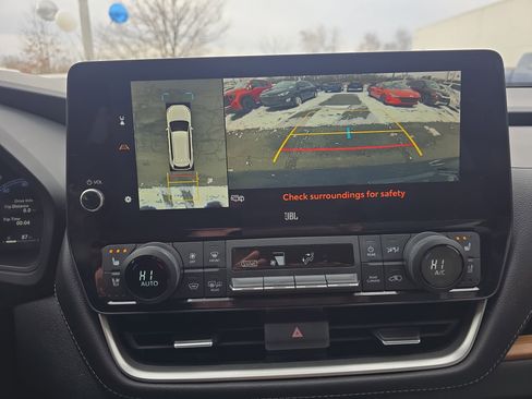 Used 2024 Toyota Grand Highlander Limited image 28