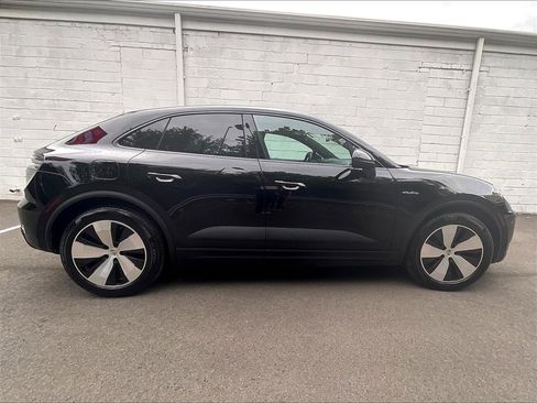 Certified 2024 Porsche Macan 4 Electric image 6