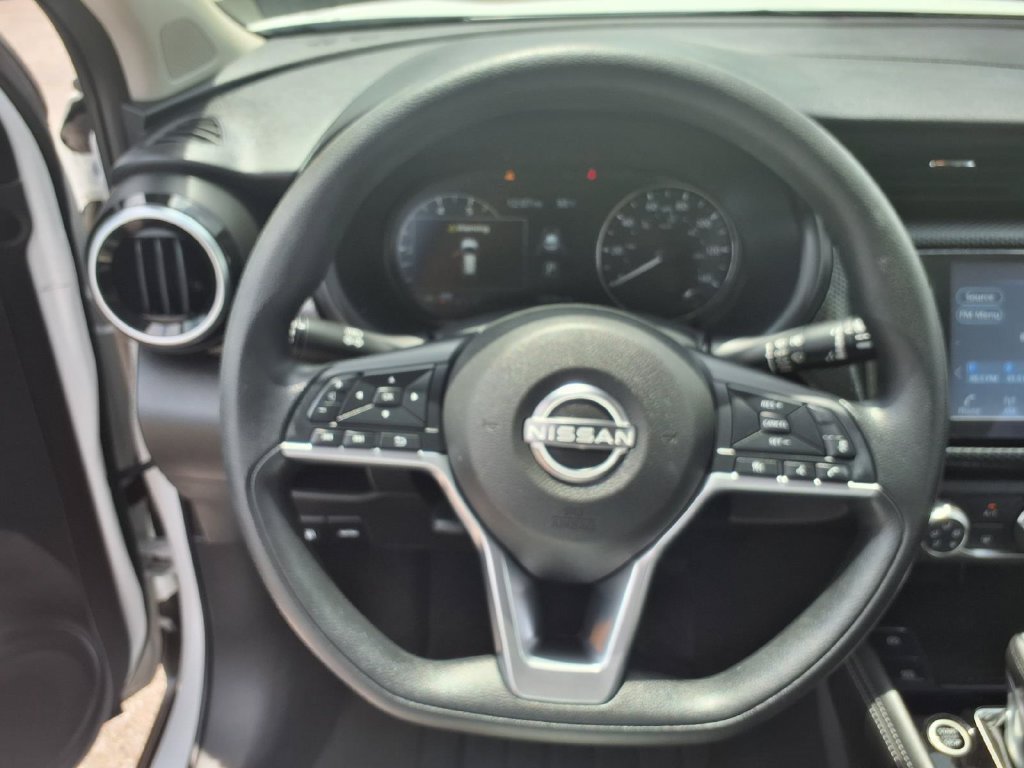 Used 2023 Nissan Kicks SV FWD image 8