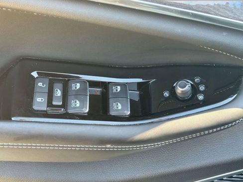 Used 2023 Jeep Grand Cherokee L Overland AWD/4WD image 12