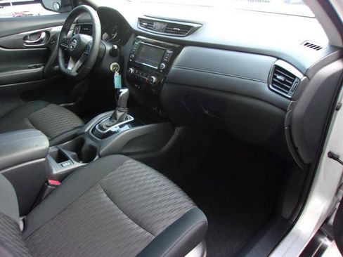 Used 2019 Nissan Rogue S w/ Special Edition Package FWD image 21