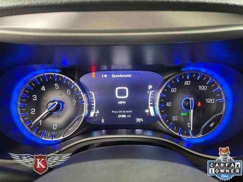Used 2024 Chrysler Pacifica Touring-L w/ Uconnect Theater Family Group AWD/4WD image 16