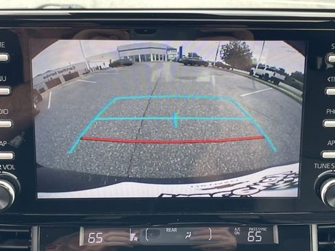 Used 2023 Toyota Sienna XLE image 4