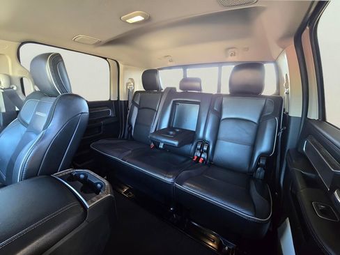Used 2020 RAM 2500 Laramie w/ Chrome Appearance Group AWD/4WD image 37