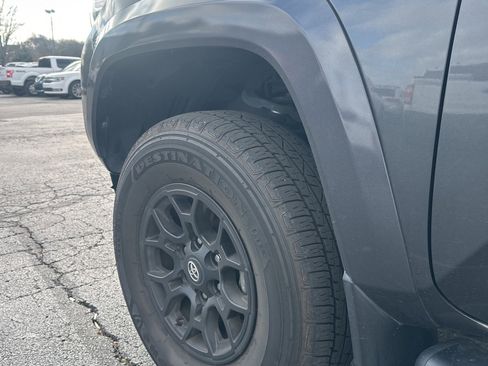 Used 2019 Toyota Tacoma SR5 image 5