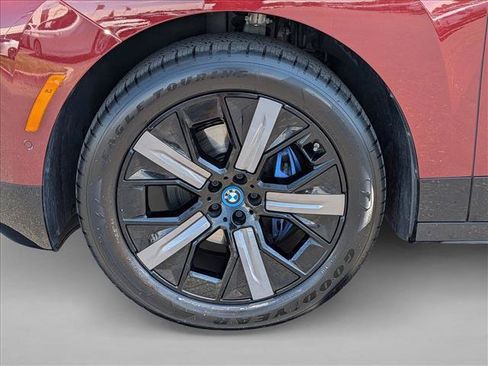 Used 2024 BMW iX xDrive50 w/ Sport Package AWD/4WD image 24