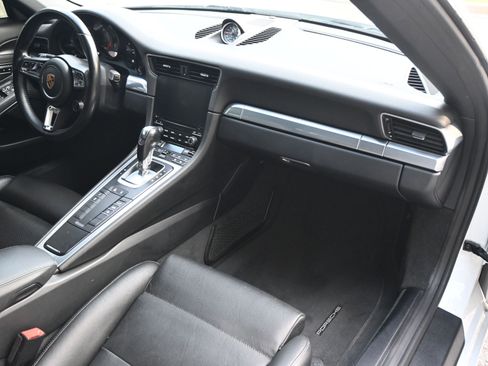 Certified 2018 Porsche 911 Carrera 4S image 24