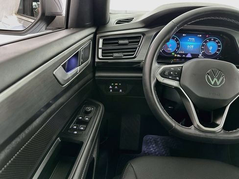 Used 2025 Volkswagen Atlas Cross Sport SE w/ Panoramic Sunroof Package AWD/4WD image 10