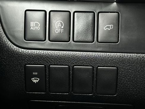 Used 2017 Toyota Highlander XLE FWD image 25