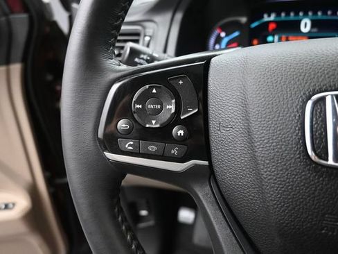 Used 2022 Honda Pilot Touring image 6