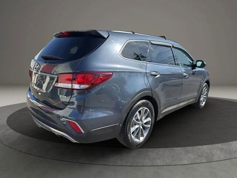 Used 2017 Hyundai Santa Fe SE AWD/4WD image 5