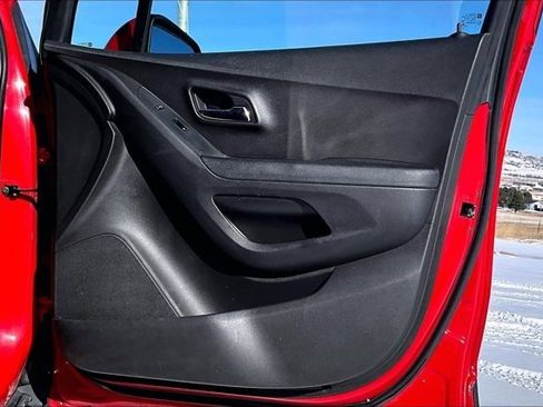 Used 2018 Chevrolet Trax LT image 28