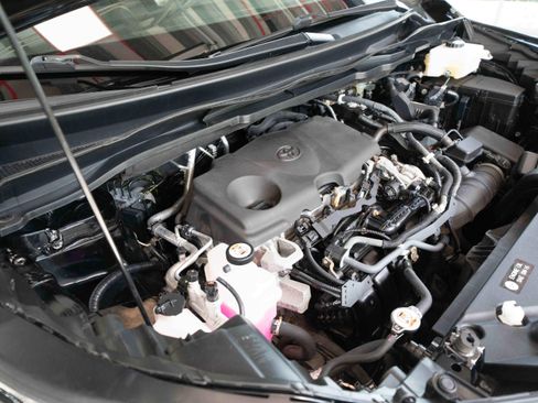 Used 2021 Toyota Sienna XLE FWD image 33