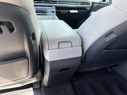 New 2027 Hyundai Santa Fe Limited FWD image 12