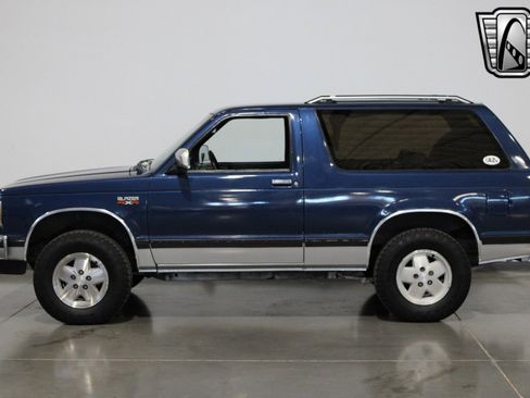 Used 1988 Chevrolet S10 Pickup 4WD image 19