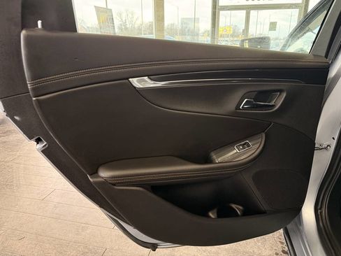 Used 2017 Chevrolet Impala Premier w/ Enhanced Convenience Package image 26