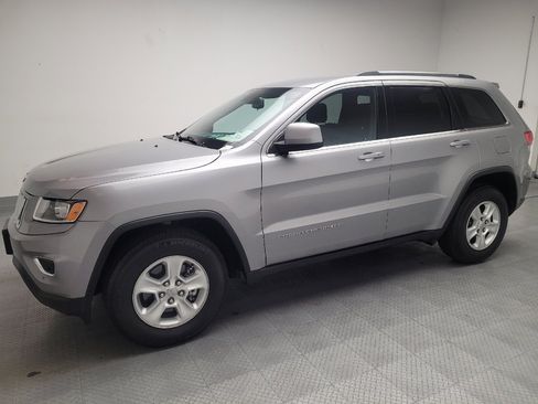 Used 2016 Jeep Grand Cherokee Laredo w/ Quick Order Package 23E image 2