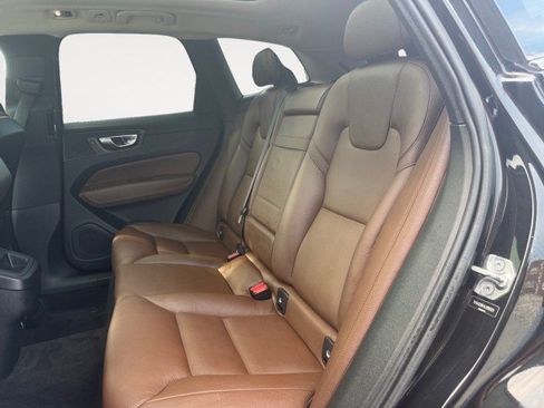 Used 2018 Volvo XC60 T6 Momentum w/ Convenience Package AWD/4WD image 14